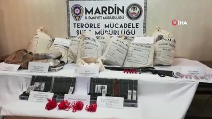 Mardin'de Polis Ekipleri Tarafından Bomba Yüklü Bir Araç ile Birlikte 3 Terörist Sağ Olarak...