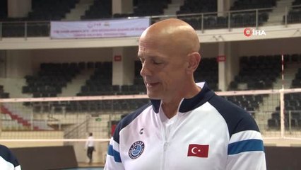 Arkas Spor Antrenörü Gleen Hoag: "İstikrar Başarıyı Getirir"