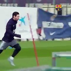 ميسي يفاجئ الجميع ويعود للتدريبات