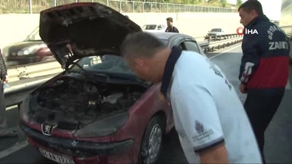 Trafikte Alev Alan Araç E-5 Trafiğini Kitledi