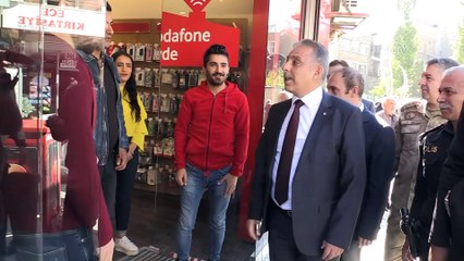 Vali Toprak vatandaşlarla vedalaştı - HAKKARİ