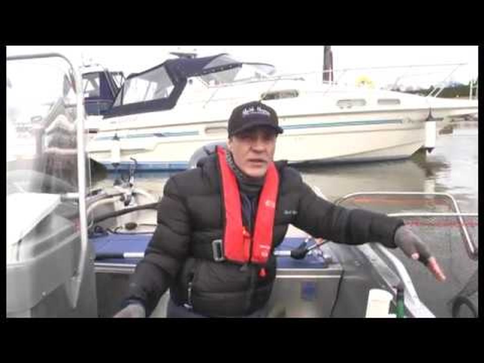 Matt Hayes fishing for perch, pike and zander on the river Severn