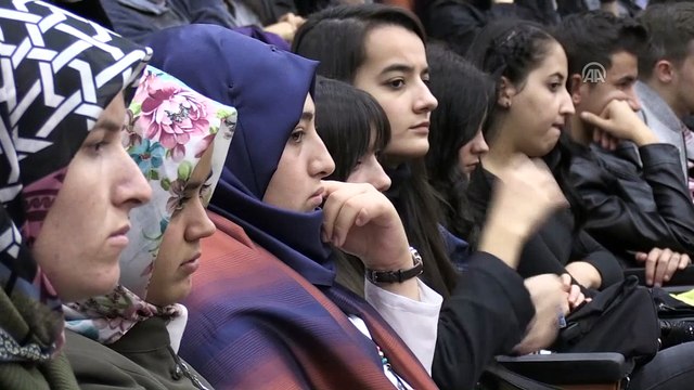 Tuluyhan Uğurlu, öğrencilerle bir araya geldi - KONYA