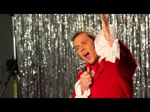 Laura Whitmore judges Scott Mills singing