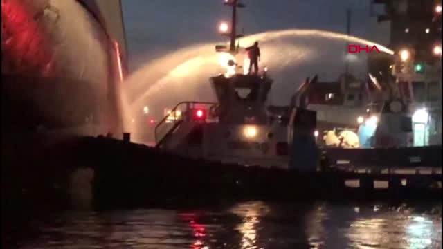 Tuzla'da Tersanedeki Bir Gemide Yangın 5