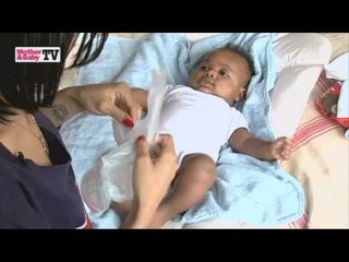 How to change your newborn baby's nappy