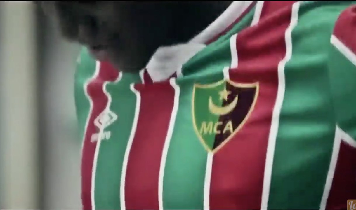 Umbro présente le nouveau maillot du Mouloudia Club d'Alger