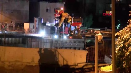 Ümraniye'de Yol Çöktü Ikı Guvenlık Gorevlısı Kayıp