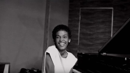 Whitney Filminin Fragmanını / Videosunu İzleyin – 16 Kasım’da Vizyonda!