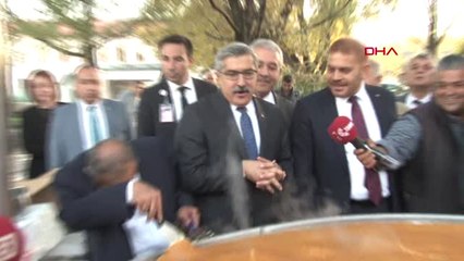 Meclis Bahçesinde Pişirilen 2 Bin 500 Kişilik Künefe 1 Saatte Tükendi -2