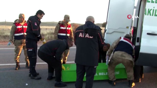Kangal'da Trafik Kazası! Yolcu Otobüsü İle Ticari Araç Çarpıştı: 2 Ölü