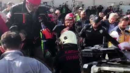 İnşaat halindeki kongre binasının çatısı çöktü (2) - KAYSERİ