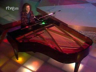 Gilbert O' Sullivan - What's in a kiss