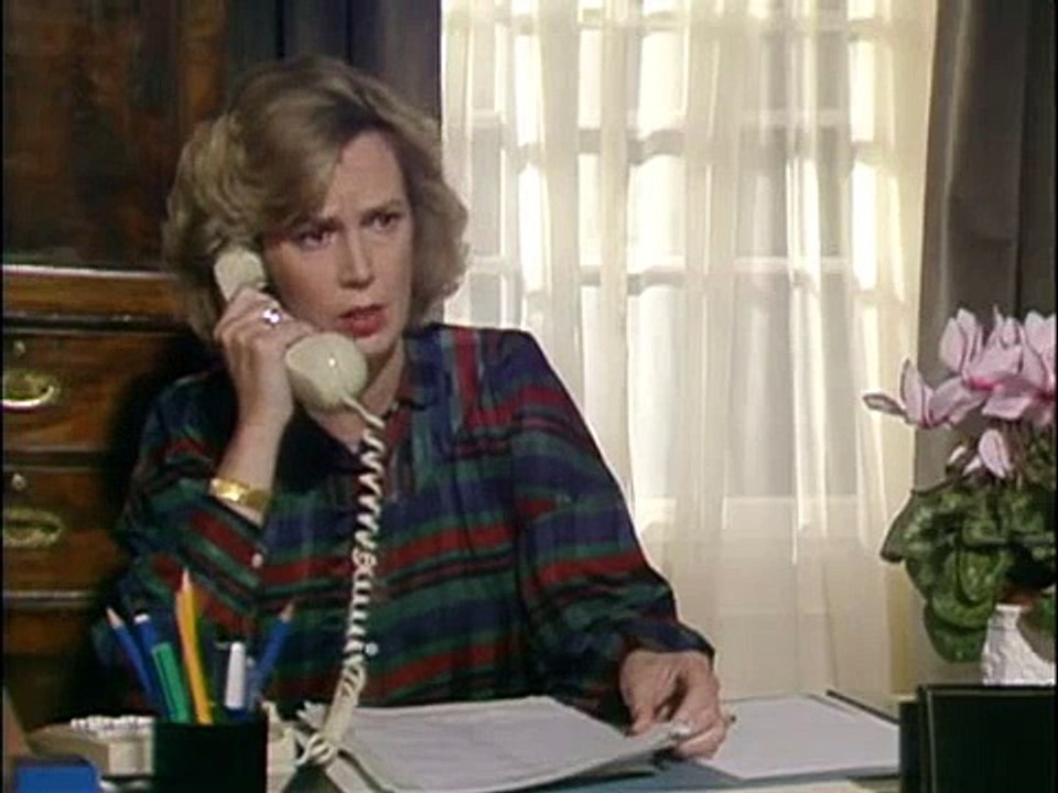 Yes Prime Minister S01 E05