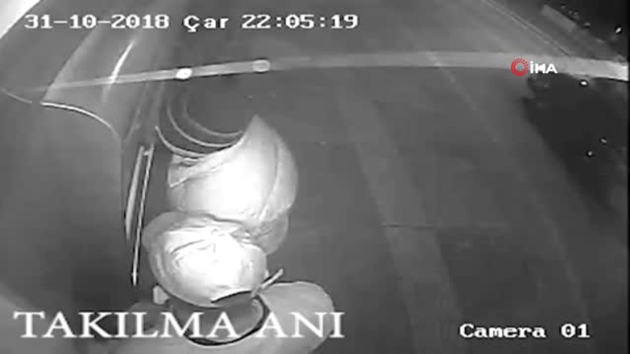 Polis, Atm Kartı Kopyalayanları Temizlikçi Kılığına Girerek Suçüstü Böyle Yakaladı