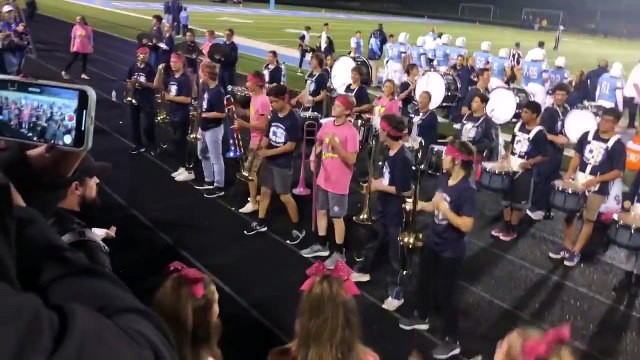 L'énorme show de trombone d'un groupe d'enfants