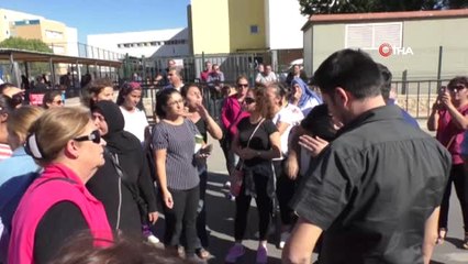 Antalya'da Velilerin Yol Kapatma Eylemi