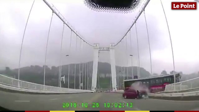 Chine : une passagère gifle le conducteur d’un bus et provoque un accident mortel