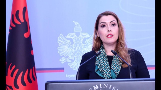 Report TV - PD: Depoja e QSUT me ilaçe të skaduara/ Manastirliu mohon akuzat: Kemi shmangur stokun