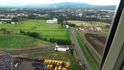 UNITED AIRLINES 737-800 JUAN SANTAMARIA AIRPORT COSTA RICA