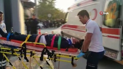 2 kişiyi bıçaklayan şüpheli emniyetin 2. katından atladı