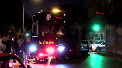 Galatasaray kafilesi Florya'dan böyle ayrıldı