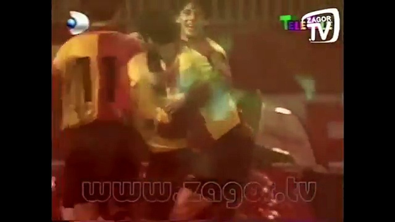 90lar Futbol Twitterda İbrahim Erkaldan bir acayip Galatasaray Marşı Cim Cim Cim Bom Bom Bom (1998) httpstcoQuotMiiImj