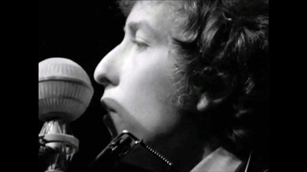 Bob Dylan 1965  --  Maggies Farm  (Bob Goes Electric and Gets Booed at Newport)