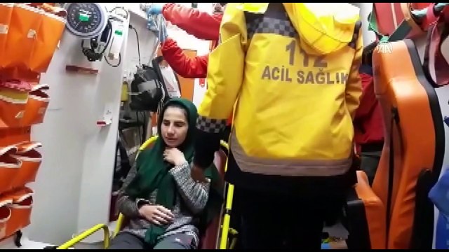 Siirt'te terör örgütü yandaşları öğrenci yurduna gaz bombası attı
