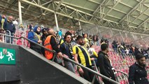 Fenerbahçeli Taraftarlar Stadı Terk Etti