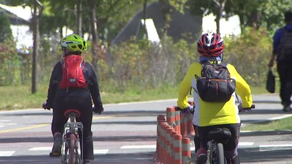 "자전거 사고 때 헬멧 안 쓰면 사망률 2배" / YTN