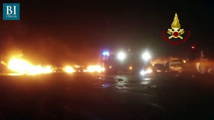 Plus de 1000 Maserati brûlées par un énorme incendie