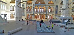 Çamlıca Camii'nin Halıları Serilmeye Başlandı