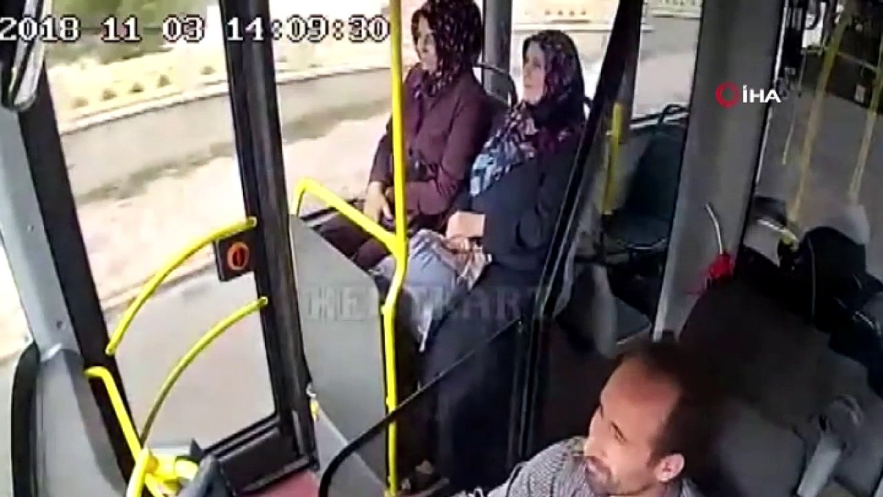 Otobüste Dehşet Anları | Ehliyetsiz Sürücünün Neden Olduğu Kaza Kamerada