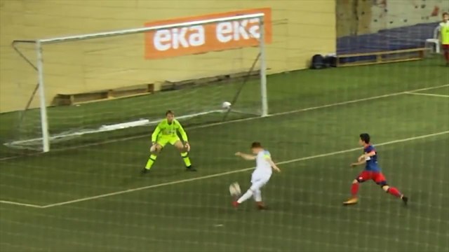 Le coup du foulard impréssionnant du jeune Sergey Pinyaev