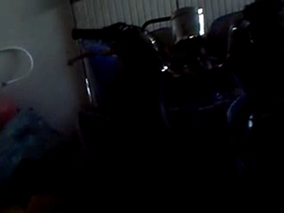 le gar qui ne se pas parle et qui ne se pas demarre un quad