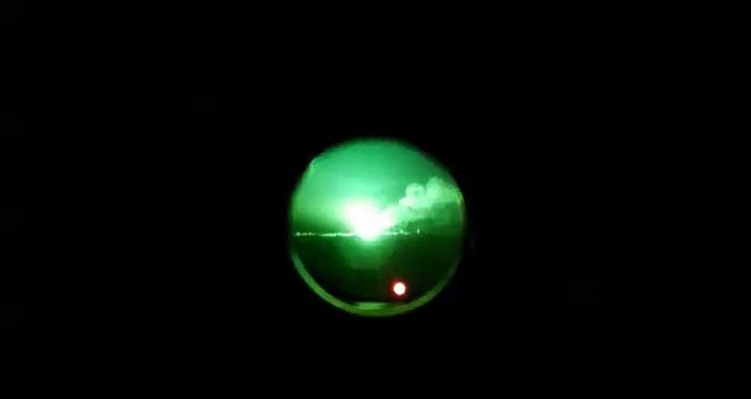 لحظة قصف التحالف الدولي لبلدة هجين والبحرة بريف دير الزور