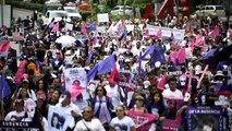 Decenas de personas exigen frenar ola de feminicidios en México