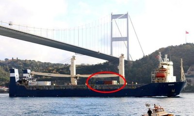 Boğaz'dan geçen Rus gemisinde dikkat çeken görüntü