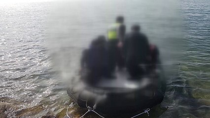 갯바위 낚시, 고립된 4명 해경이 구조 / YTN