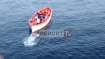 Report TV - Mbytet peshkarexha në Vlorë, momentet kur shpëtohen katër personat e ekuipazhit