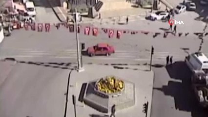 Durduramadığı Traktör ile Ambulansa Böyle Çarptı