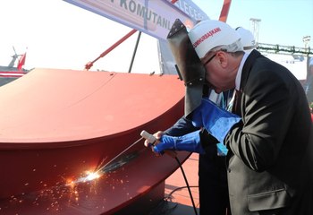 Yeni Nesil Milli Denizaltının İlk Kaynağını Erdoğan Yaptı