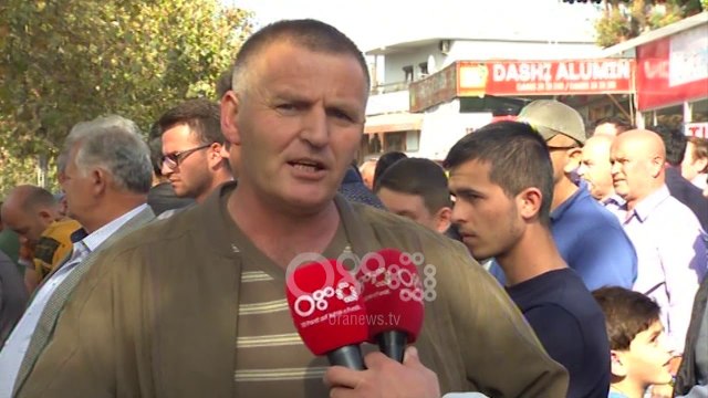 Ora News - Banorët e Unazës së Re sërish në protestë