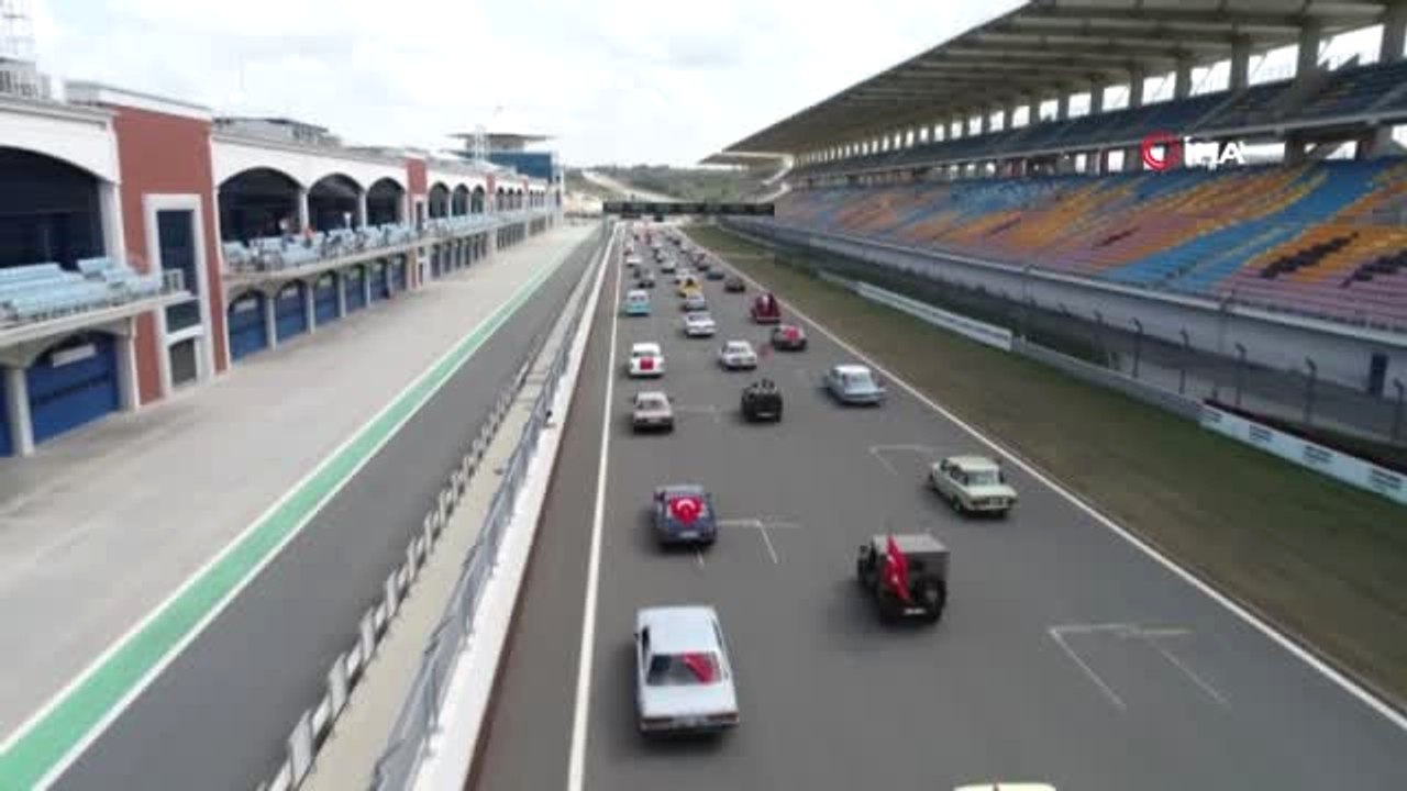 Maket Uçaksavarla Trafikte Seyreden Araç, Trafikten Men Edildi