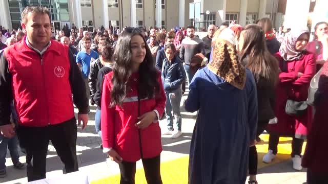 KPSS Sonrası İhtiyaç Sahibi Öğrenciler İçin Kalem ve Silgi Topladılar