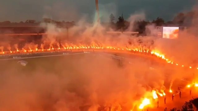 L’incroyable ambiance du Karlsruher SC pour la dernière dans son stade
