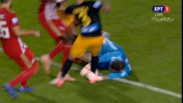 Hugo Sousa Yellow Card - Aris vs Olympiakos - 04.11.2018 [HD]