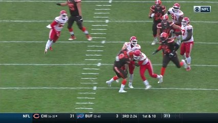 Chris Jones bear hugs Baker Mayfield for 13-yard sack