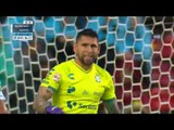 Jonathan Orozco evita un golazo de Sanvezzo | Liga MX